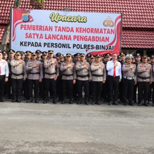 Polres Binjai Upacarakan Terhadap Pemberian Tanda Kehormatan Satya Lencana Polri