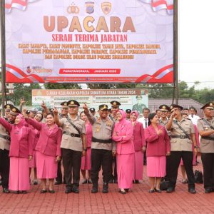 Sertijab Akbar Polres Simalungun : 6 Kapolsek Ganti Baju, 2 Kasat Siap Aksi, Kapolres : ” Jabatan Adalah Amanah Tuhan “