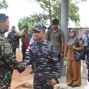 Danlanal Bintan Dampingi Pangkogabwilhan I Kunjungi Penangkaran Penyu Pulau Mapor, Perkuat Konservasi Laut dan Sinergi Strategis