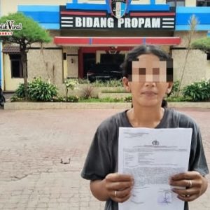 Korban Asusila Meneteskan Airmata Dan Mengemis Minta Keadilan Di Propam Polda Sumut