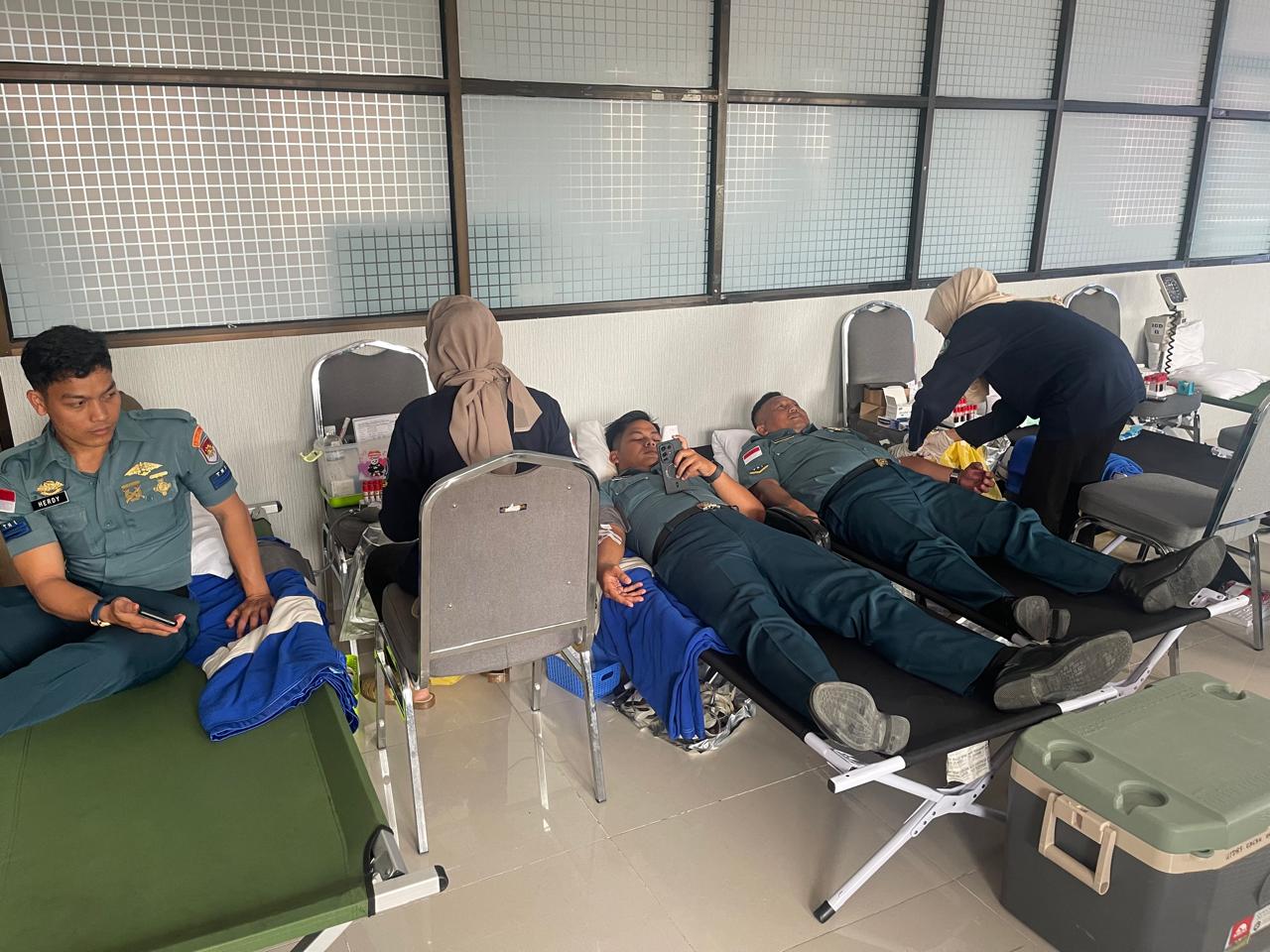 Prajurit Lanal Bintan Donorkan Darah Untuk Kemanusiaan, Tunjukkan Sinergi dan Kepedulian Sosial Yang Nyata