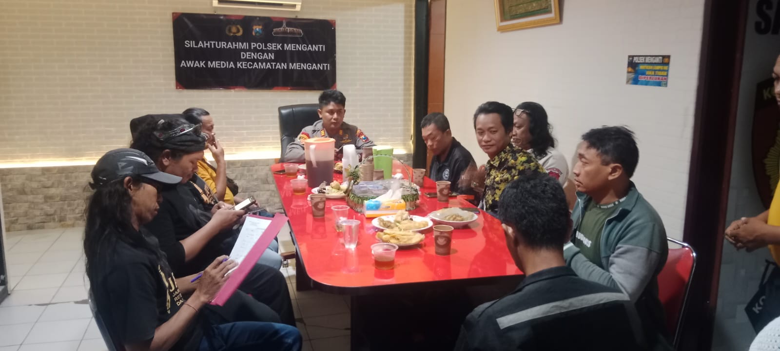 Silaturrahmi Polsek Menganti dengan Awak Media Sekecamatan Menganti