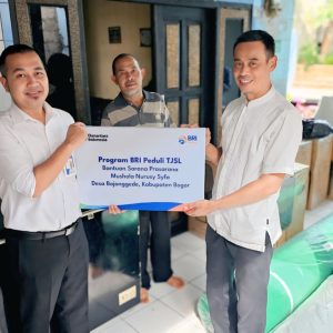 BRI BO Cibinong Serahkan Bantuan Sarana Prasarana Melalui Program BRI Peduli