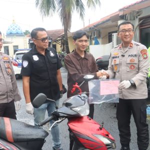Dua Pelaku Curanmor di Ciputat Timur Ditangkap, Polisi Kembalikan Motor ke Pemilik