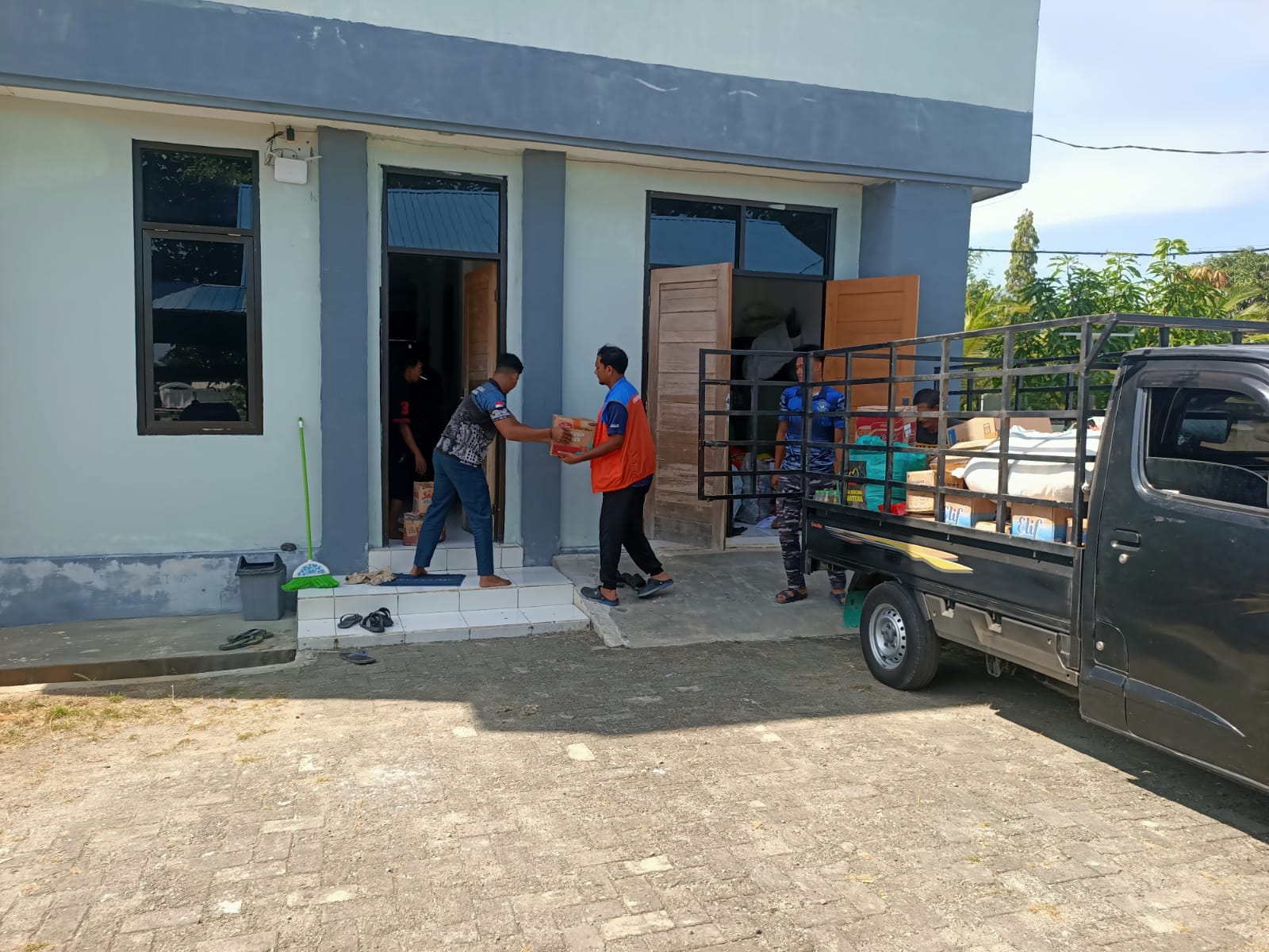 Pos TNI AL Meulaboh Salurkan Bantuan Kemanusiaan Bagi Korban Banjir di Kabupaten Tamiang