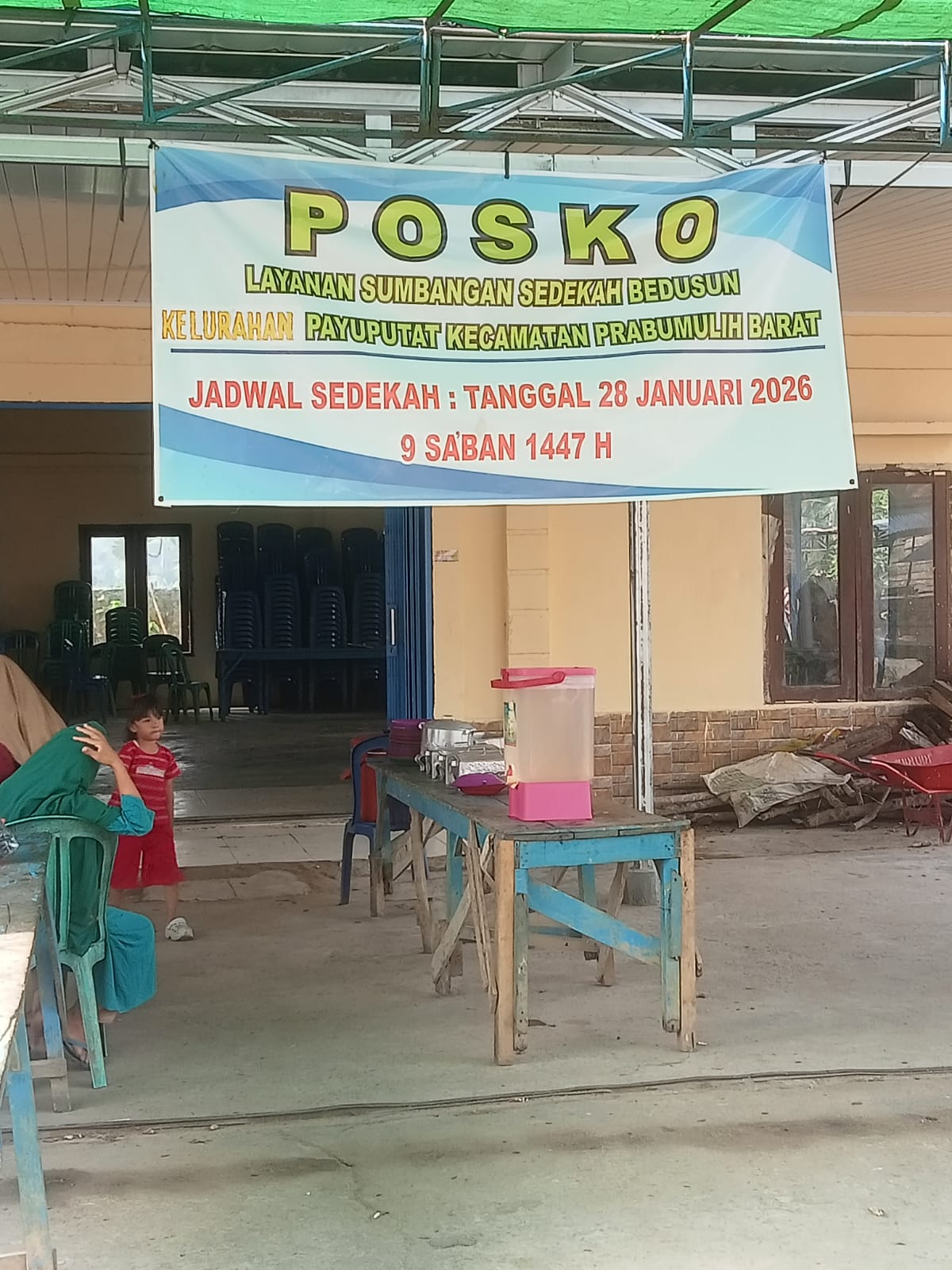 ANTUSIASME WARGA PAYUPUTAT MEMPERSIAPKAN SEDEKAH BEDUSUN, PUNCAK ESOK DI GEDUNG SERBAGUNA