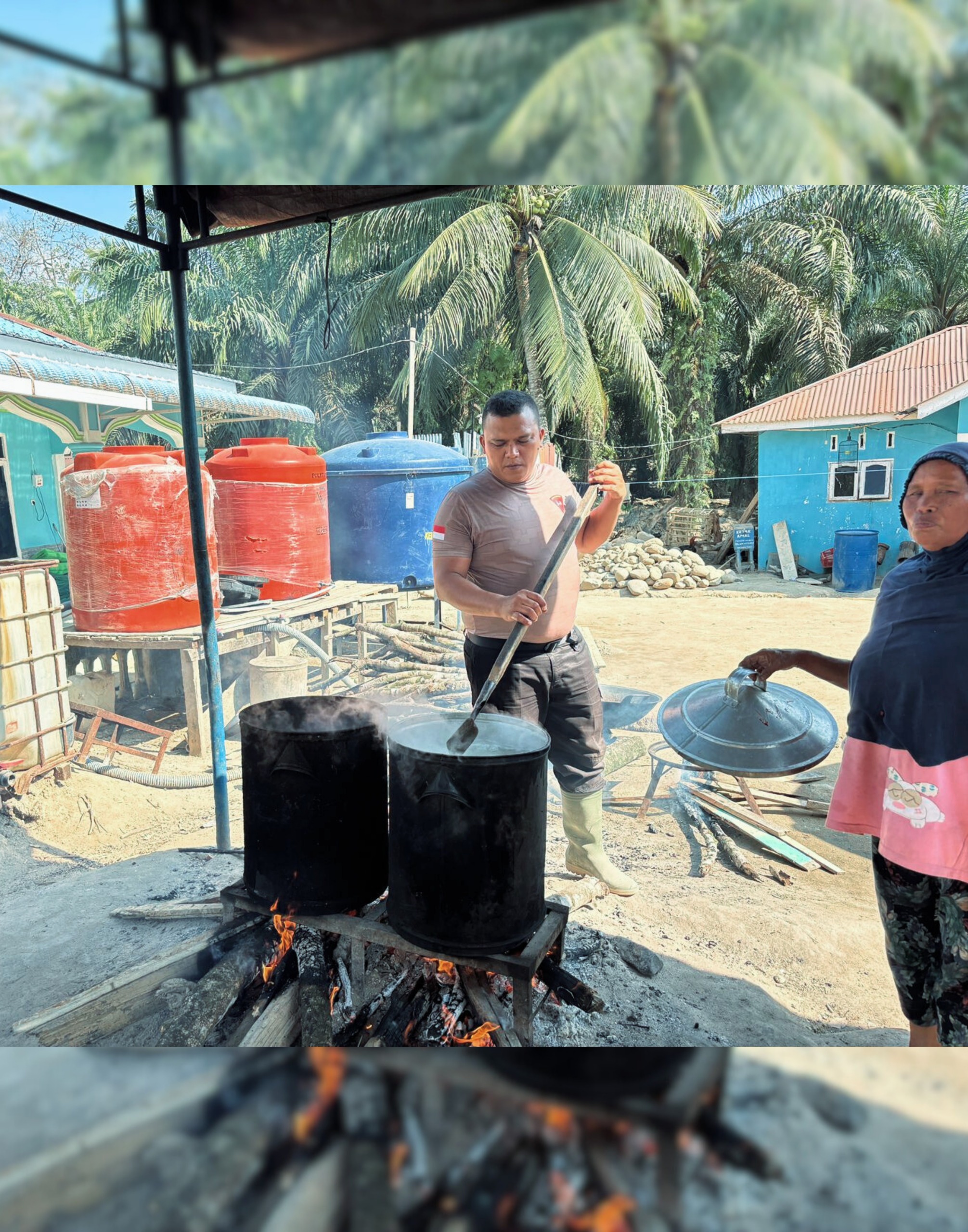 Brimob Polda Sumut Teruskan Dapur Lapangan dan Pembersihan Rumah Warga di Batang Toru