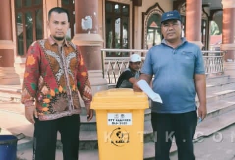 Pasca Banjir dan Longsor, Pemkab Aceh Singkil Salurkan 174 Tong Sampah Banpres