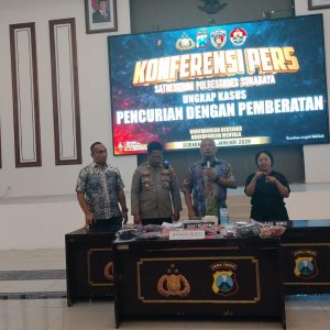 Polrestabes Surabaya Ungkap Kasus Pencurian Emas oleh Empat WNA