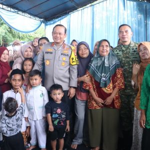 Kebersamaan di TPA Maju Bersama, Kapolda hingga Pangdam Jaya Makan Siang Bareng Warga