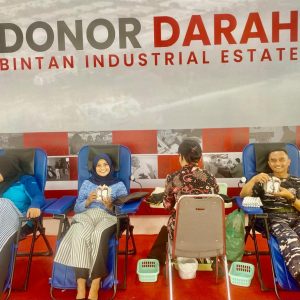 Lanal Bintan dan Ketua Cabang 5 Kodaeral IV Wujudkan Kepedulian Sosial Lewat Aksi Donor Darah