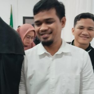 Kecamatan Oknum Jaksa Yang menghalangi Kerja Wartawan Meliput di Kawasan PN Pekanbaru Riau, Tepatnya di Luar Belakang Ruang Tunggu Depan Sel Tahanan PN Pekanbaru