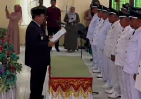 Dalam Pelantikan Kheucik dan Imeum Mukim, Bupati Aceh Singkil Soroti Kepemimpinan dan Pengelolaan Keuangan Desa