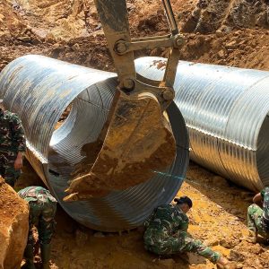 Satgas Gulbencal Kodam I/BB Mulai Pembangunan Jembatan Armco Titik Kedua di Desa Mela Dolok