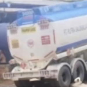 Dua kendaraan PT Lematang dan PT Salsabila Diduga Lakukan Oper Tap BBM ILEGAL