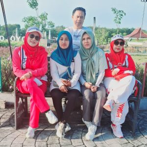 AlumnI SMANSA 88 Menyapa Masyarakat Sampang di Alun Alun Trunojoyo