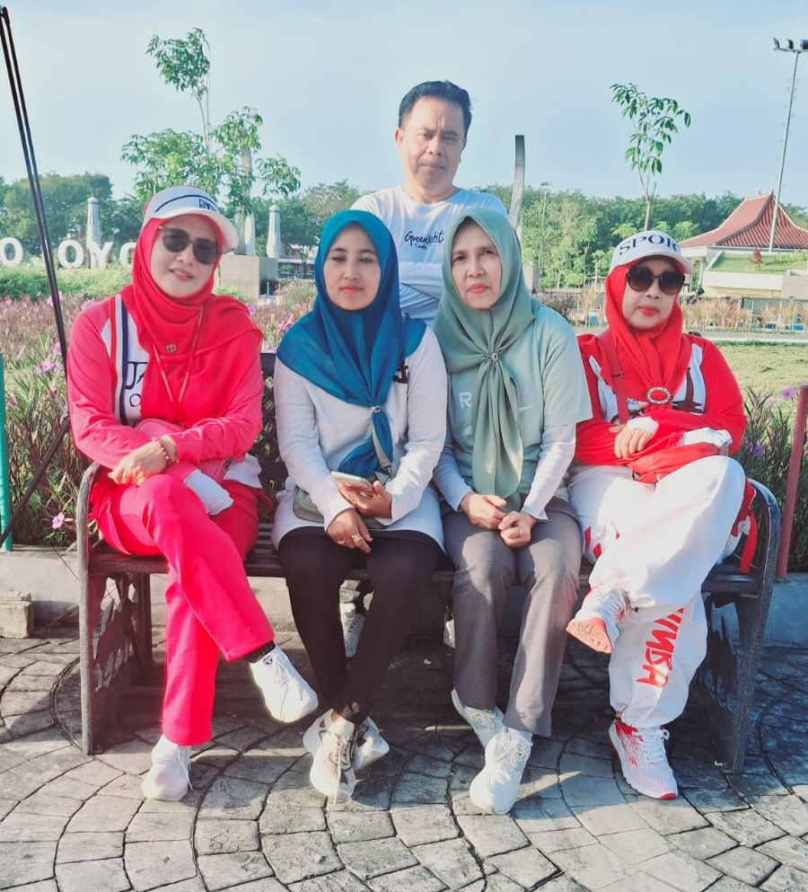 AlumnI SMANSA 88 Menyapa Masyarakat Sampang di Alun Alun Trunojoyo