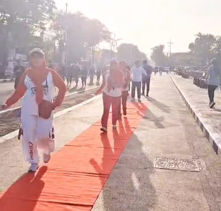 Perwakilan Alumni SMANSA 88 Jajal Karpet Merah di Alun Alun Trunojoyo Sampang