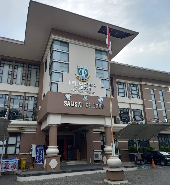 Samsat Ciledug Disorot: Dugaan Pungli Sistematis, Calo Bebas, Aparat Bungkam