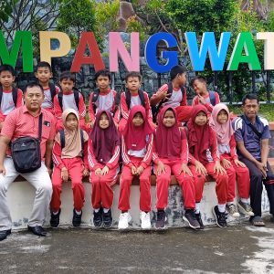 UPTD SDN Bancelok 1 Jrengik Praktek Renang di Sampang Water Park