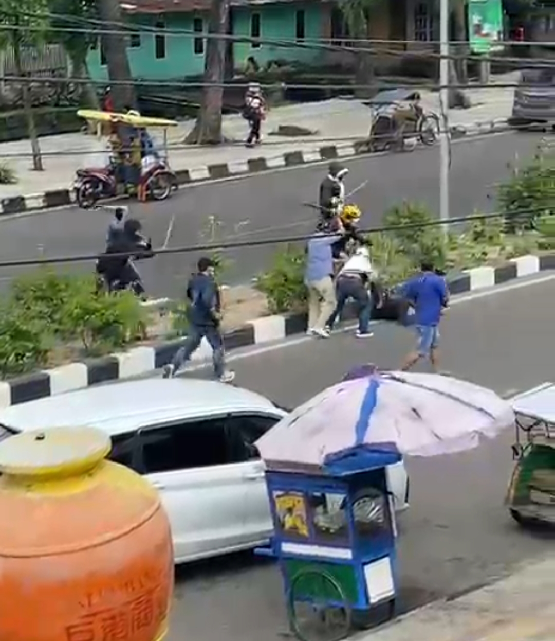 Bentrok Dua Ormas di Depan PS Mall Palembang, Satu Orang Luka Parah