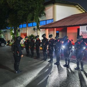 Operasi Pekat Jaya 2026, Patroli Malam Brimob Temukan Sajam dan Gagalkan Tawuran di Jaktim