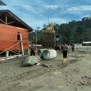 Brimob dan Warga Batang Toru Bergerak Bersama Pulihkan Kehidupan Pascabencana