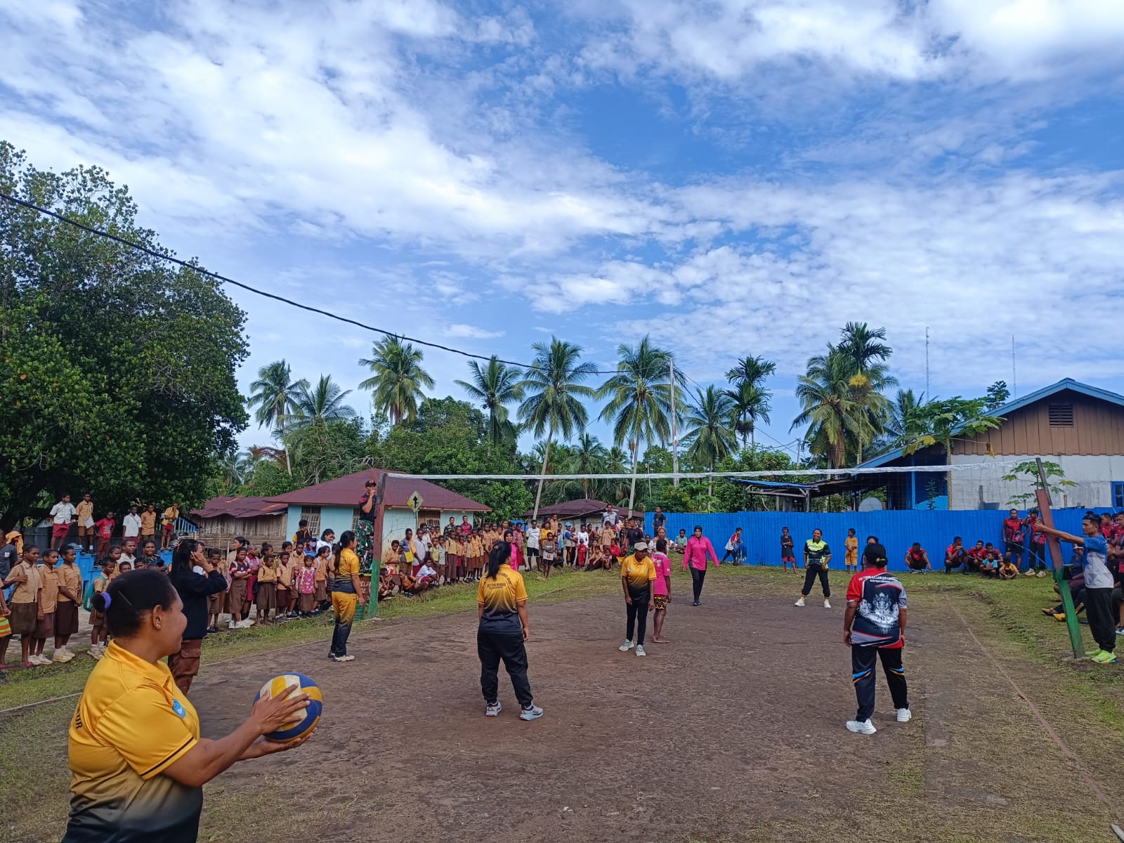Satgas Yonif 123/Rajawali Gelar Turnamen Voli Antarinstansi di Distrik Nambioman Bapai