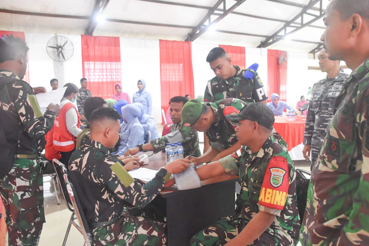 Persit KCK Cabang XXXV Kodim 1710/Mimika Gelar Donor Darah Peringati HUT ke-80