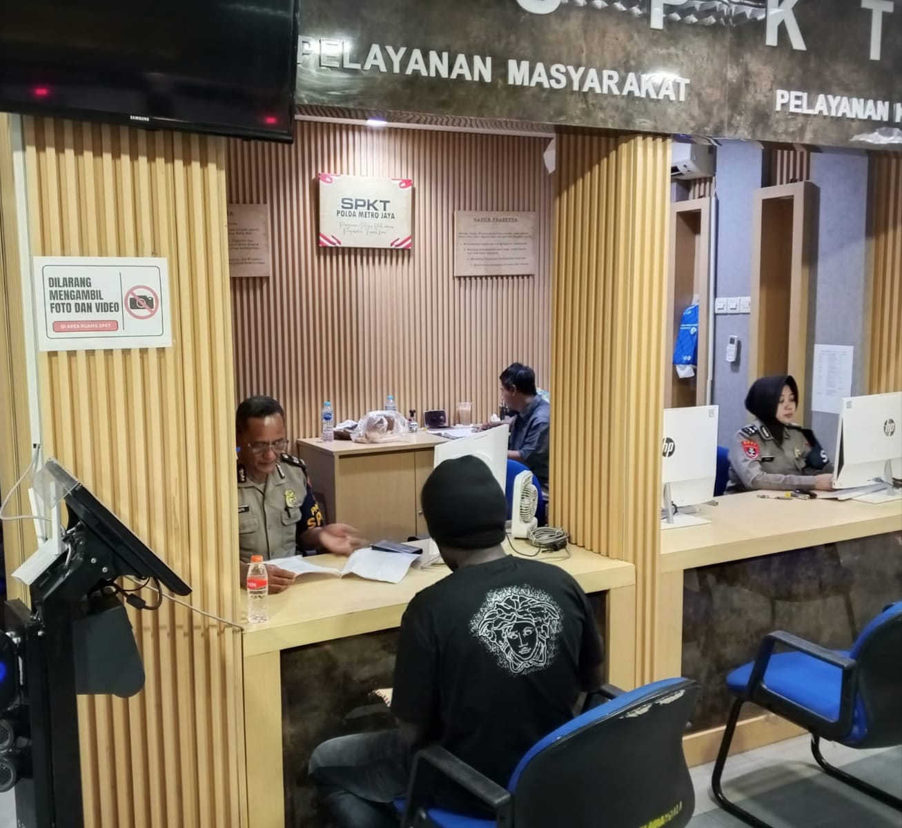 Urus Laporan STNK Hilang, Warga Apresiasi Pelayanan Humanis SPKT Polda Metro Jaya