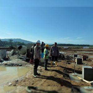 Di Tengah Pembangunan Hunian Pascabencana, Brimob Hadir Jaga Keamanan dan Kenyamanan Warga Batang Toru