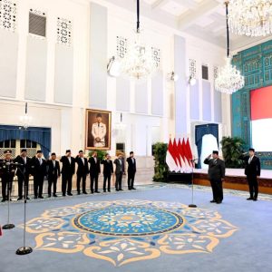 Wakil Panglima TNI Hadiri Pelantikan Hakim Mahkamah Konstitusi dan Wakil Menteri Keuangan di Istana Negara