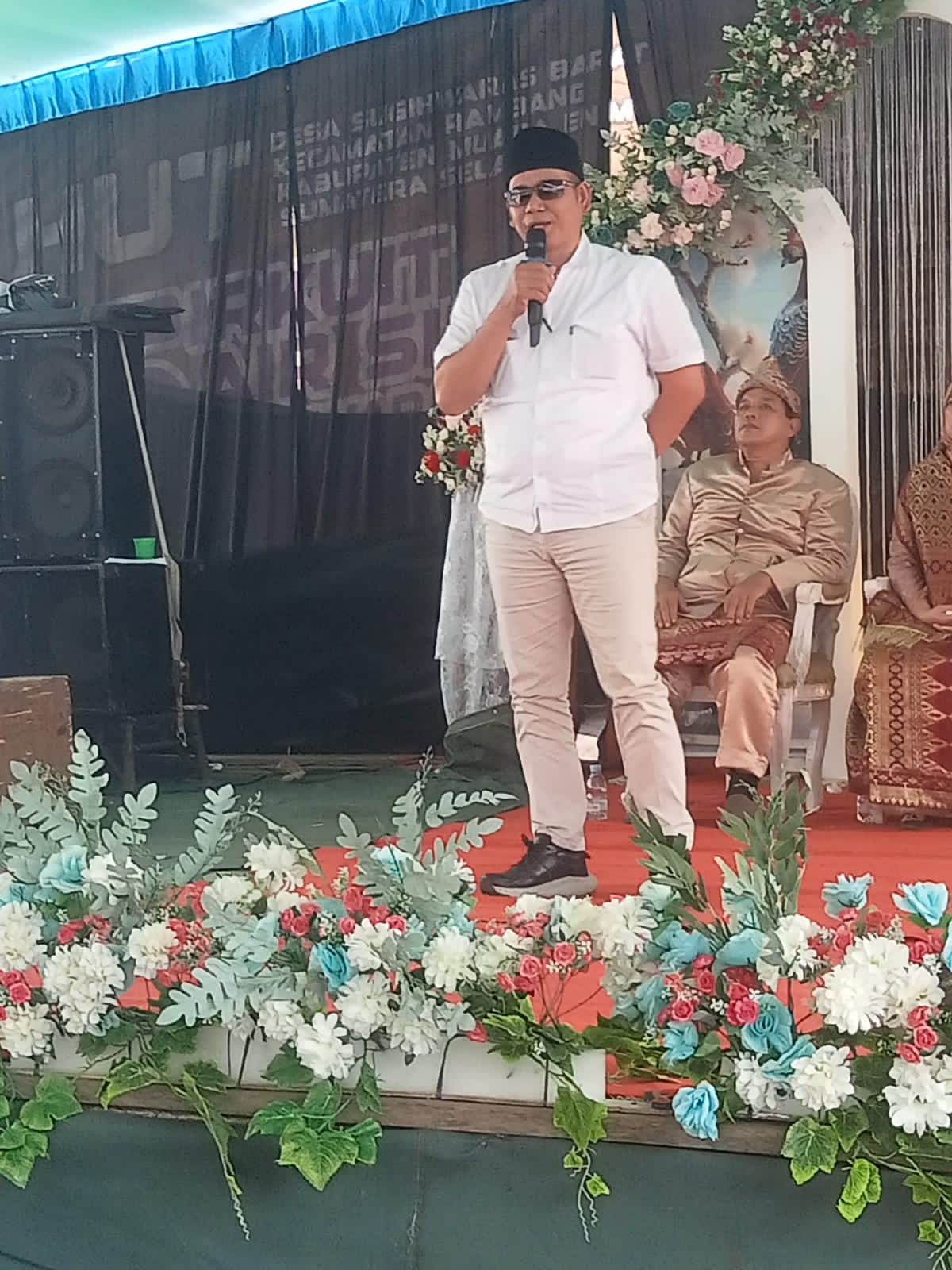 Anggota DPRD Muara Enim Hadiri Resepsi Pernikahan, Kepala Desa Ajak Jaga Keamanan Desa