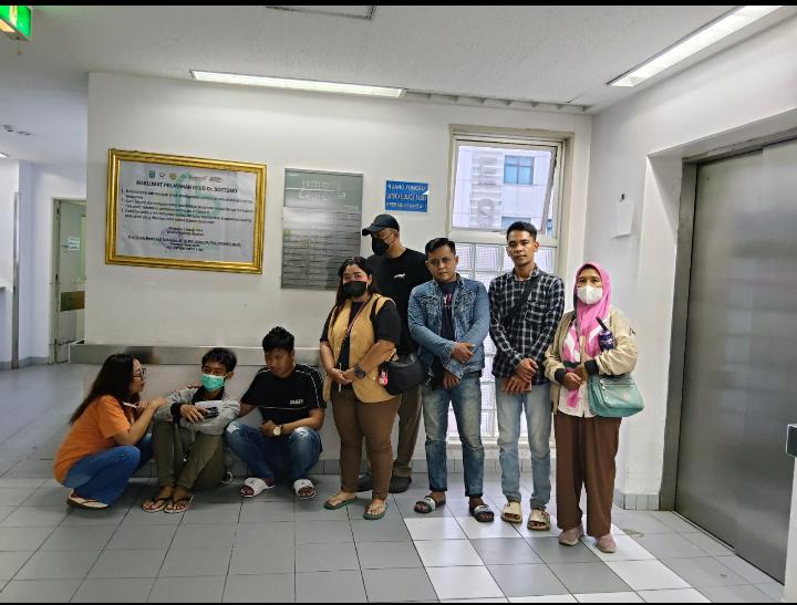 Solidaritas Lintas Komunitas, Jurnalis Jawa Timur Jenguk Bayu Pangarso di RSUD Dr Soetomo