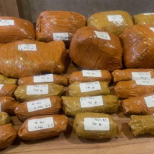 POLDA METRO JAYA UNGKAP PEREDARAN GANJA 9,4 KG, TIGA TERSANGKA DIAMANKAN