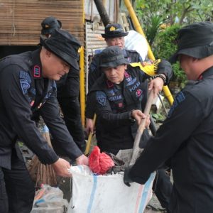 Detasemen Gegana Satbrimob PMJ Gelar “Jaga Jakarta Bersih” di Kali Grogol, Palmerah