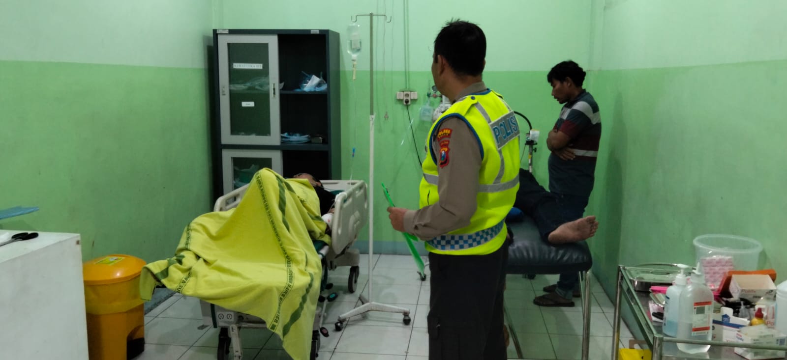 Kecelakaan Malam Hari di Kepatihan Menganti, Dua Pengendara Dilarikan ke Rumah Sakit