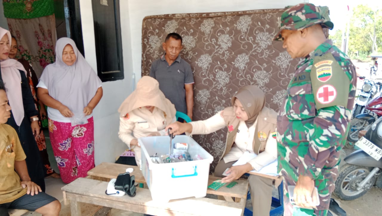 Satgas Kesdam I/BB Terus Berikan Bantuan Kesehatan bagi Warga Terdampak Bencana