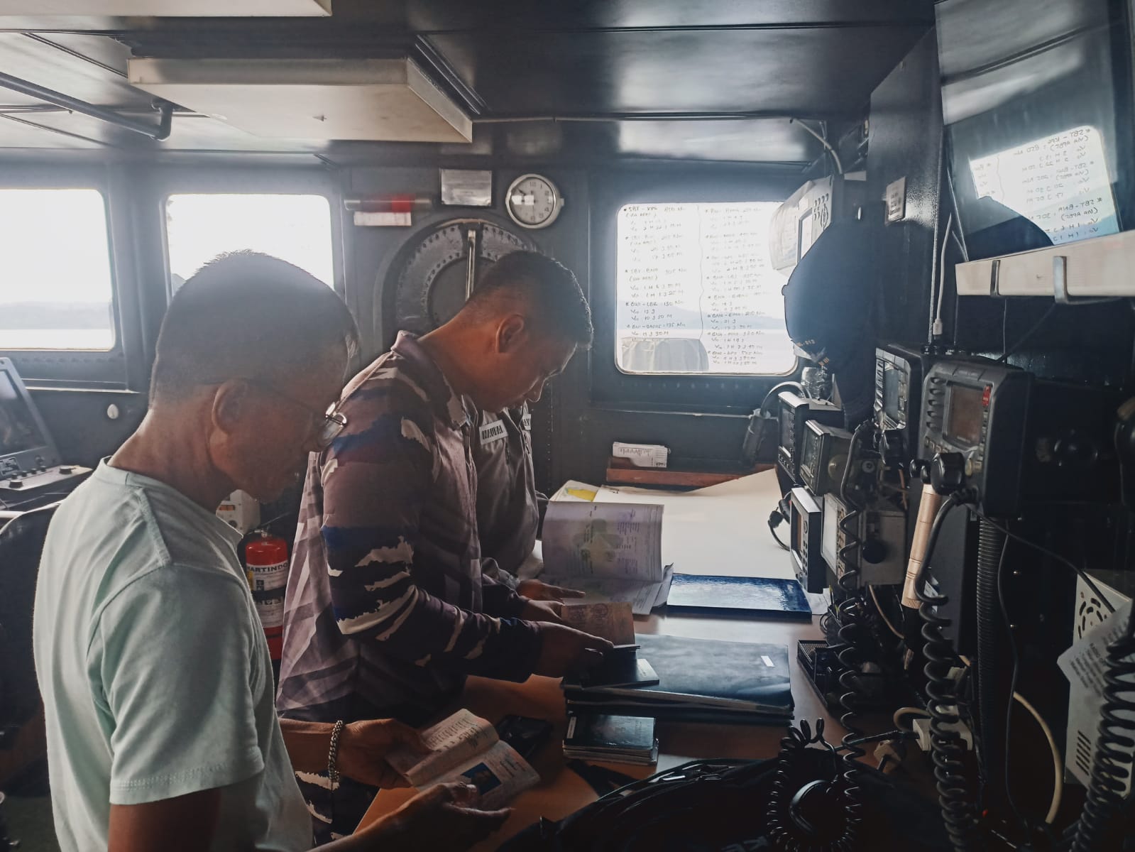 TNI AL Amankan Kapal Pengangkut Limbah B3 di Selat Tioro, Diduga Langgar Sederet Aturan Pelayaran