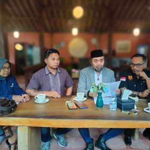 Jumpa Pers Tadi : Pengacara Agus Flores Katakan, Pemilik SPK Masih Bisa Bekerja di IUP LGI