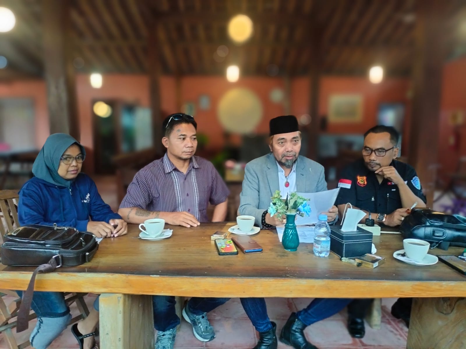 Jumpa Pers Tadi : Pengacara Agus Flores Katakan, Pemilik SPK Masih Bisa Bekerja di IUP LGI