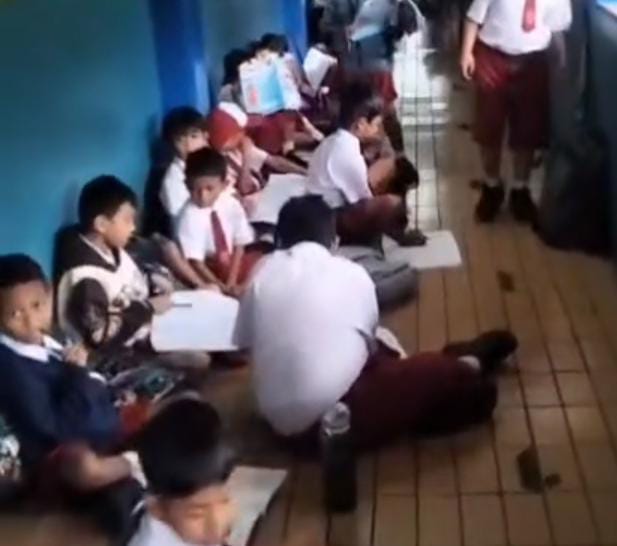 Viral Siswa SD Tunas Karya 3 Belajar di Lantai, Ruang Kelas Terkunci dan Aset Fasos/Fasum Diduga Disalahgunakan
