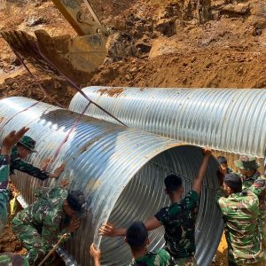 Satgas Gulbencal Kodam I/BB Tuntaskan Pembangunan Jembatan Armco Titik Kedua di Desa Mela Dolok