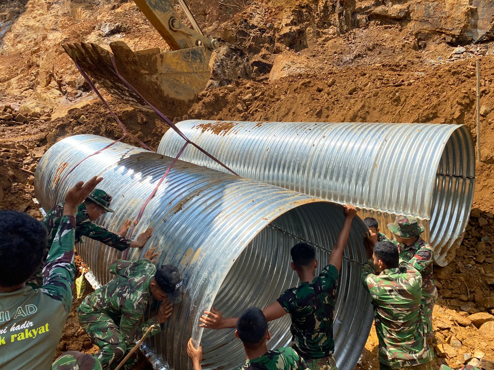 Satgas Gulbencal Kodam I/BB Tuntaskan Pembangunan Jembatan Armco Titik Kedua di Desa Mela Dolok