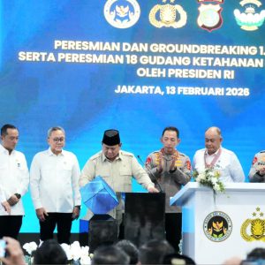 PRESIDEN PRABOWO ANUGERAHKAN BINTANG JASA DAN SATYALANCANA WIRA KARYA KEPADA PENGGERAK MBG DAN RANTAI PASOK SPPG POLRI