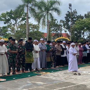 Shalat Istisqa Bersama, Danlanal Bintan dan Warga Tanjungpinang Memohon Hujan Untuk Bumi yang Kering