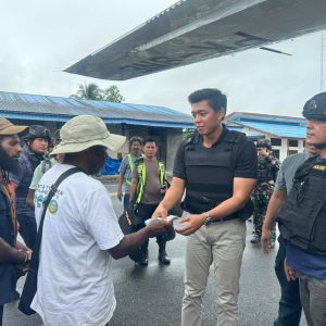 Dari Ujung Landasan Korowai: Duka, Solidaritas Warga, dan Komitmen Satgas Damai Cartenz Jaga Akses Satu-Satunya ke Tanahmerah