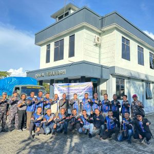 Danlanal Sabang Lepas Bantuan Kemanusiaan Untuk Korban Bencana di Kabupaten Pidie Jaya