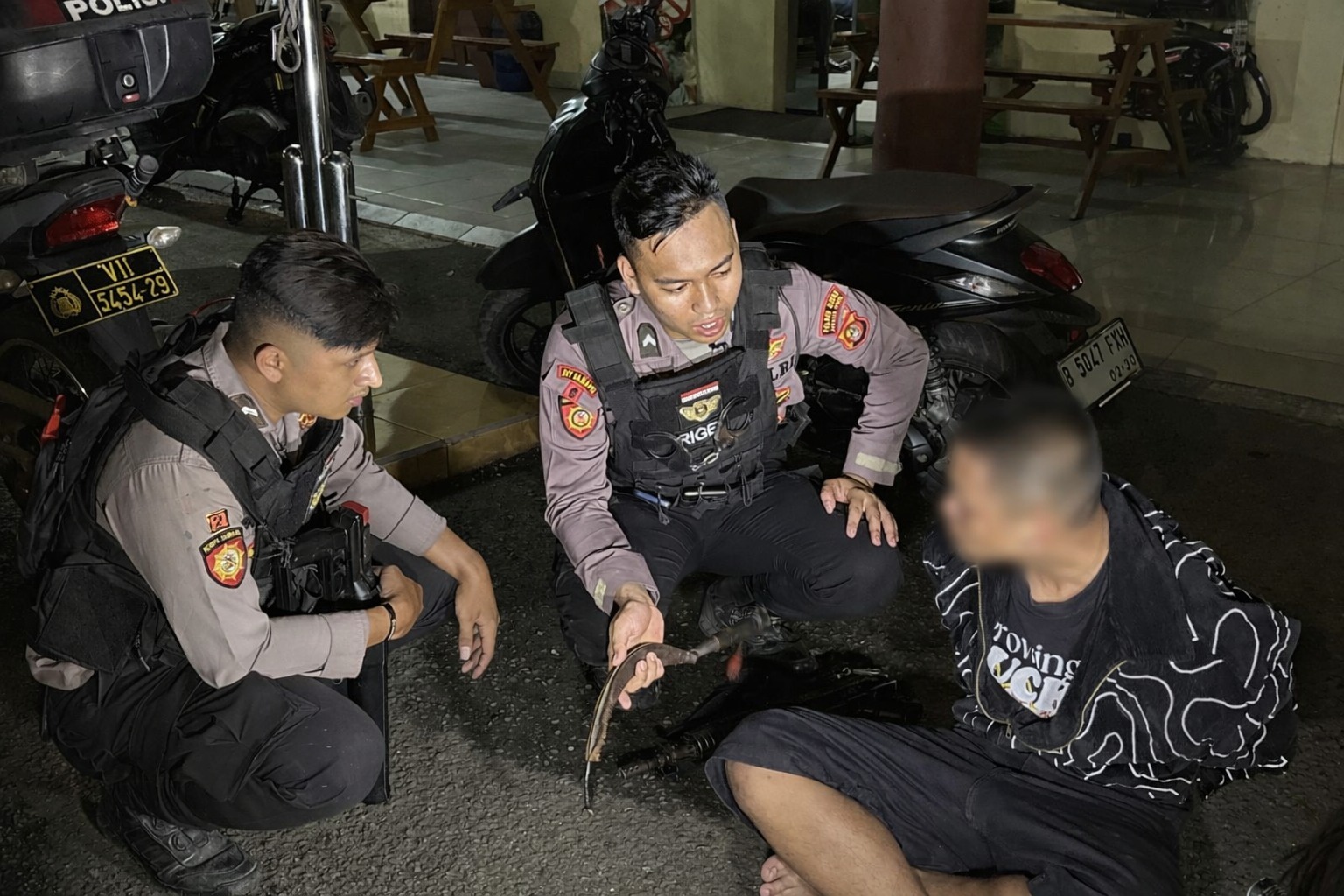 Patroli Dini Hari, Satgas Anti Tawuran Ringkus Remaja Bawa Celurit di Jakut