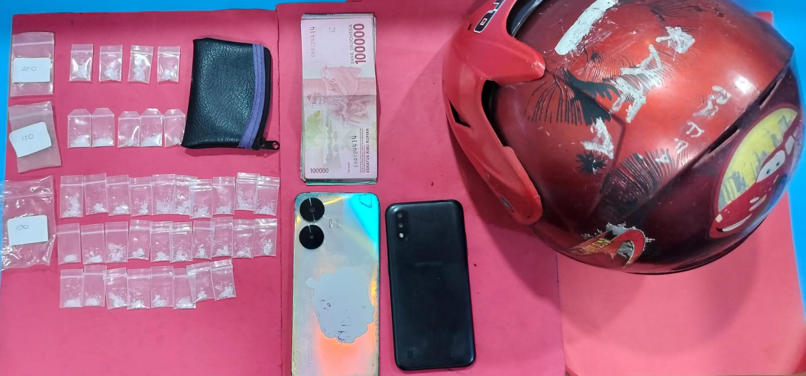 Polres Pelabuhan Tanjung Perak Ringkus Tiga Pengedar, Puluhan Paket Sabu Disita di Sawah Pulo